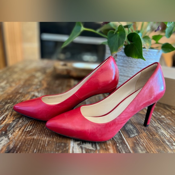 Cole Haan 9 B Red Gabbie Pump - Picture 7 of 8